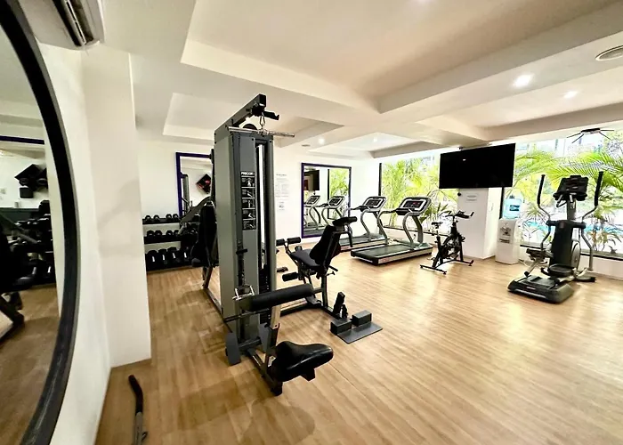 The By Menesse 4*