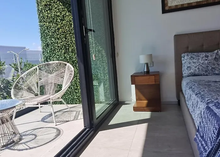 The By Menesse 4*