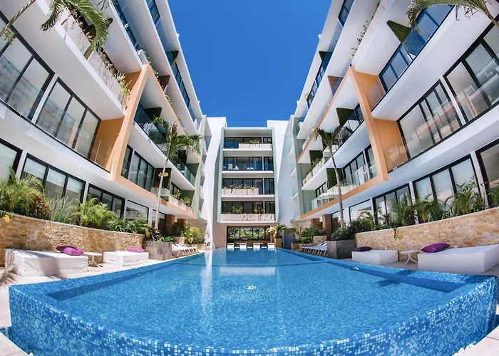 The By Menesse 4*