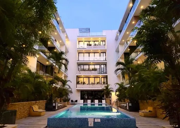 The By Menesse Pensión Playa del Carmen